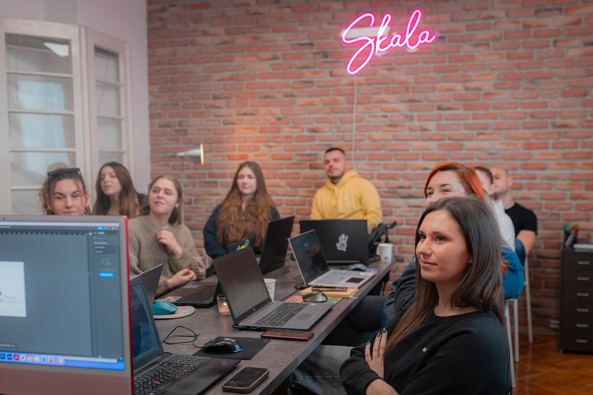 метаноја скала лого бриф академија за графички дизајн