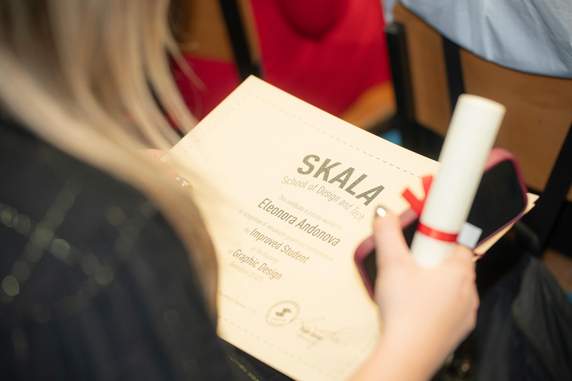 доделување дипломи на студенти во Скала 2024 2025