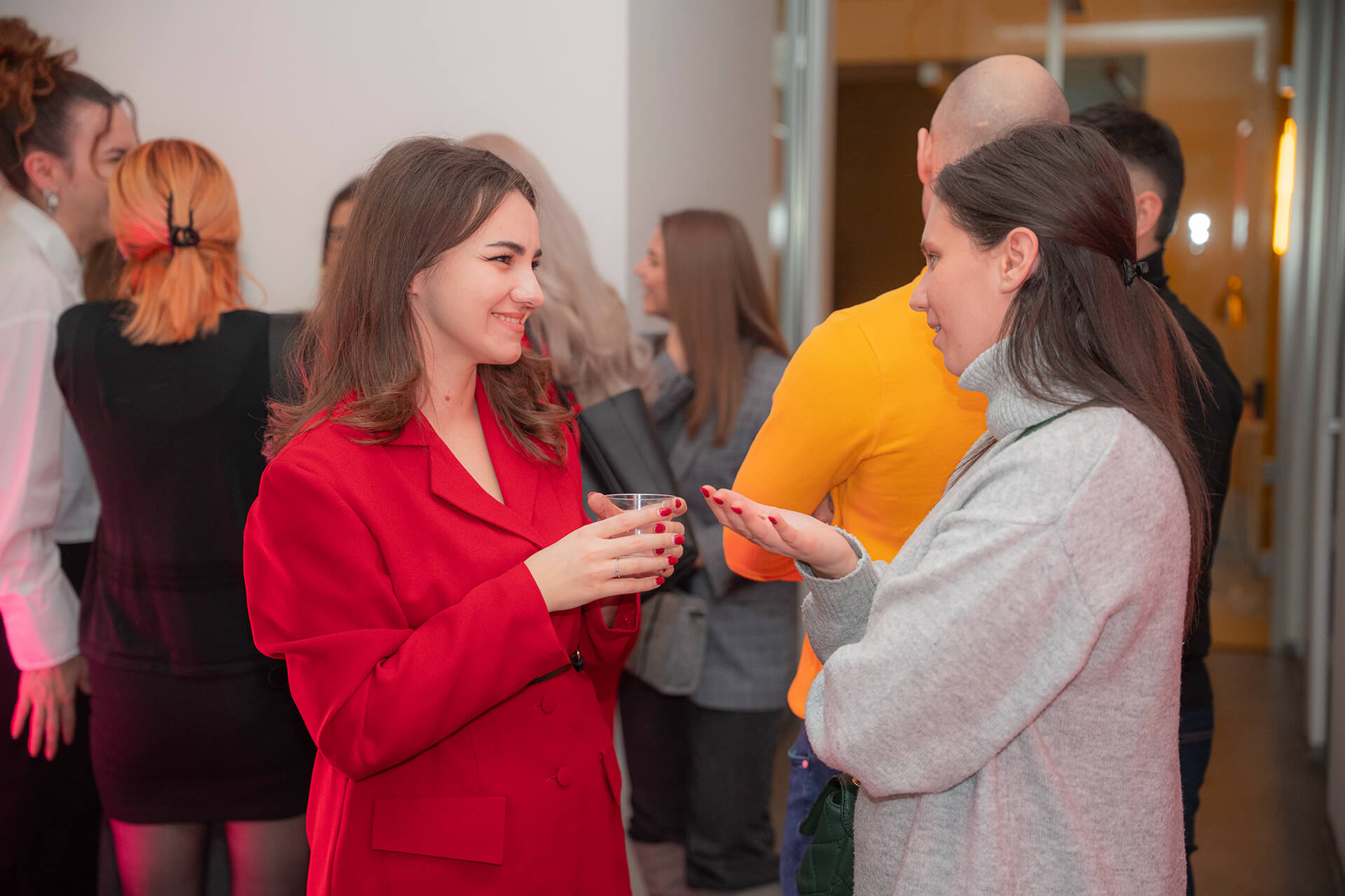 доделување дипломи на студенти во Скала 2024 2025