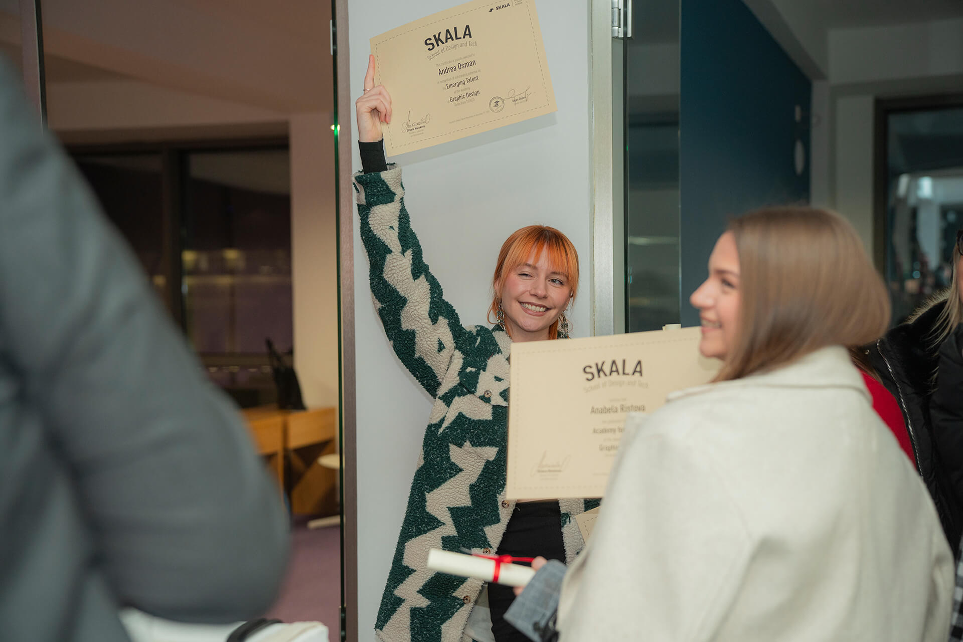 доделување дипломи на студенти во Скала 2024 2025