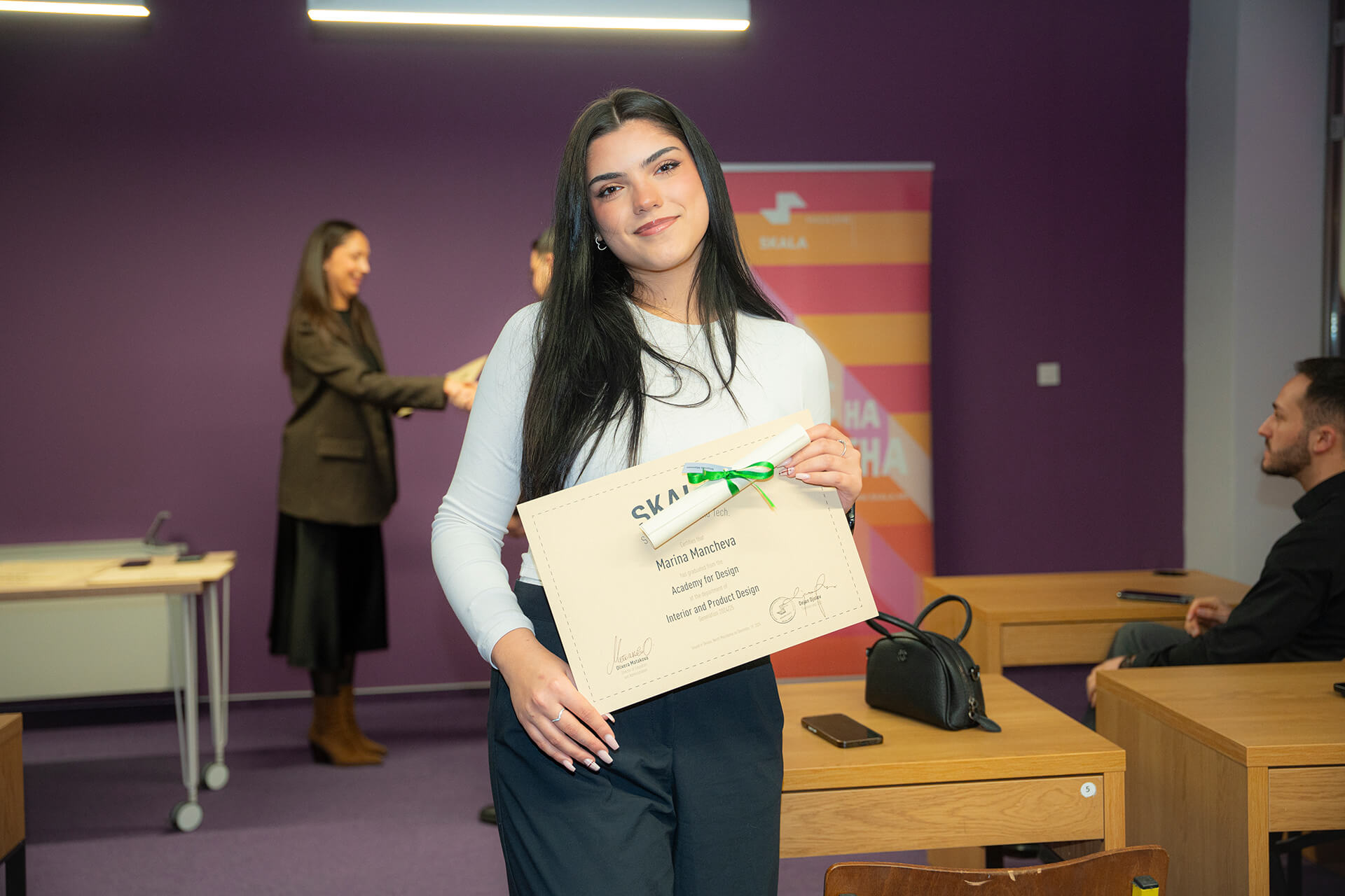 доделување дипломи на студенти во Скала 2024 2025