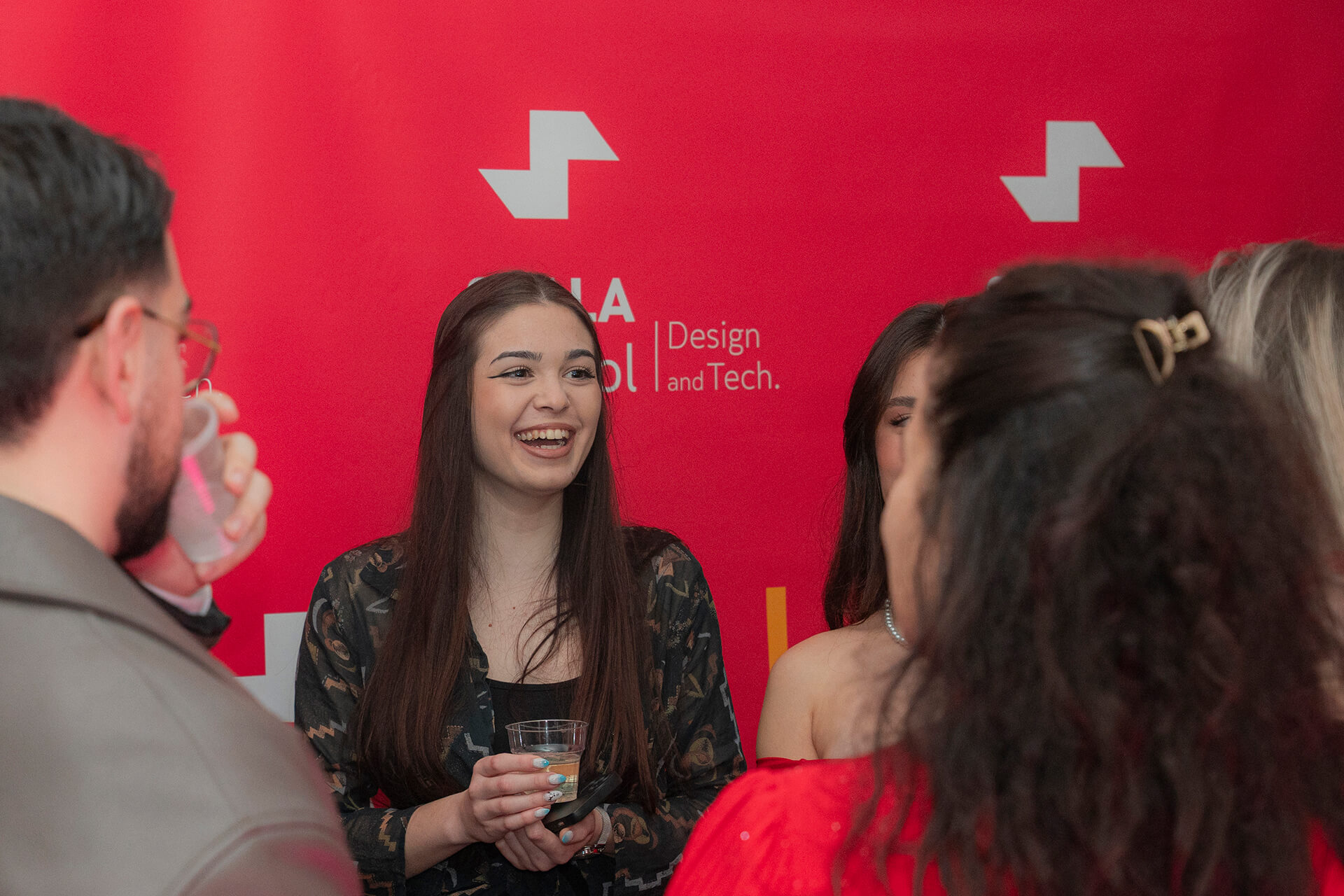 доделување дипломи на студенти во Скала 2024 2025