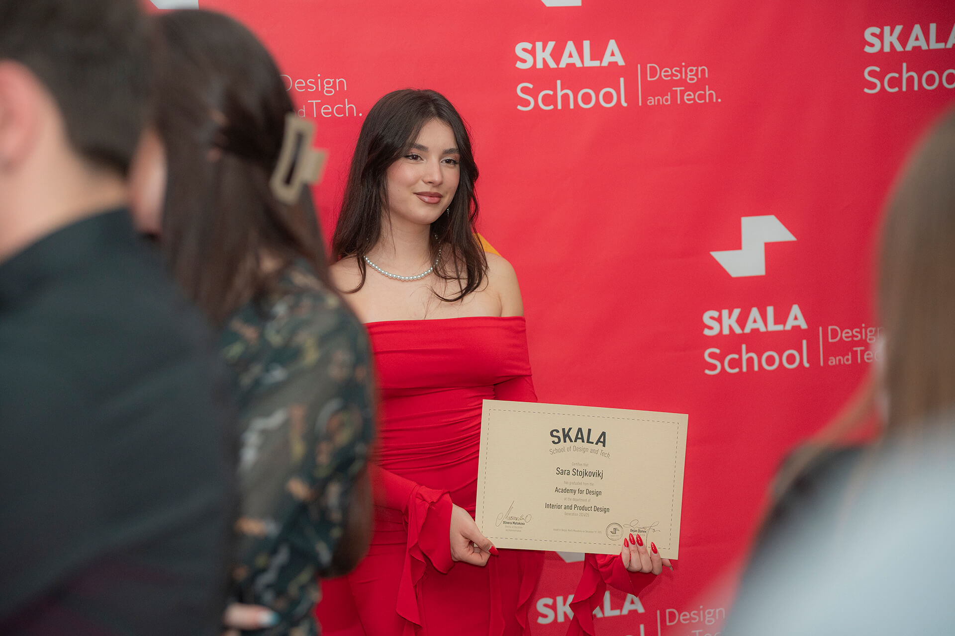 доделување дипломи на студенти во Скала 2024 2025