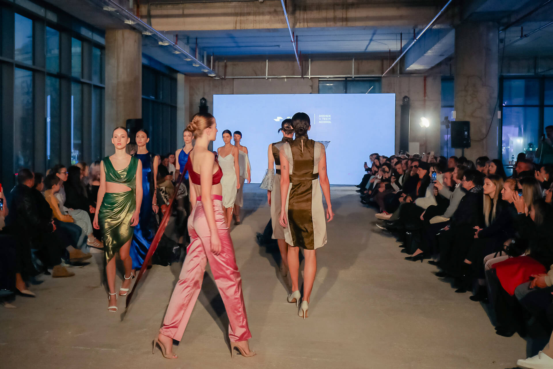 студенти од академијата за моден дизајн Скала на Fashion Weekend Skopje