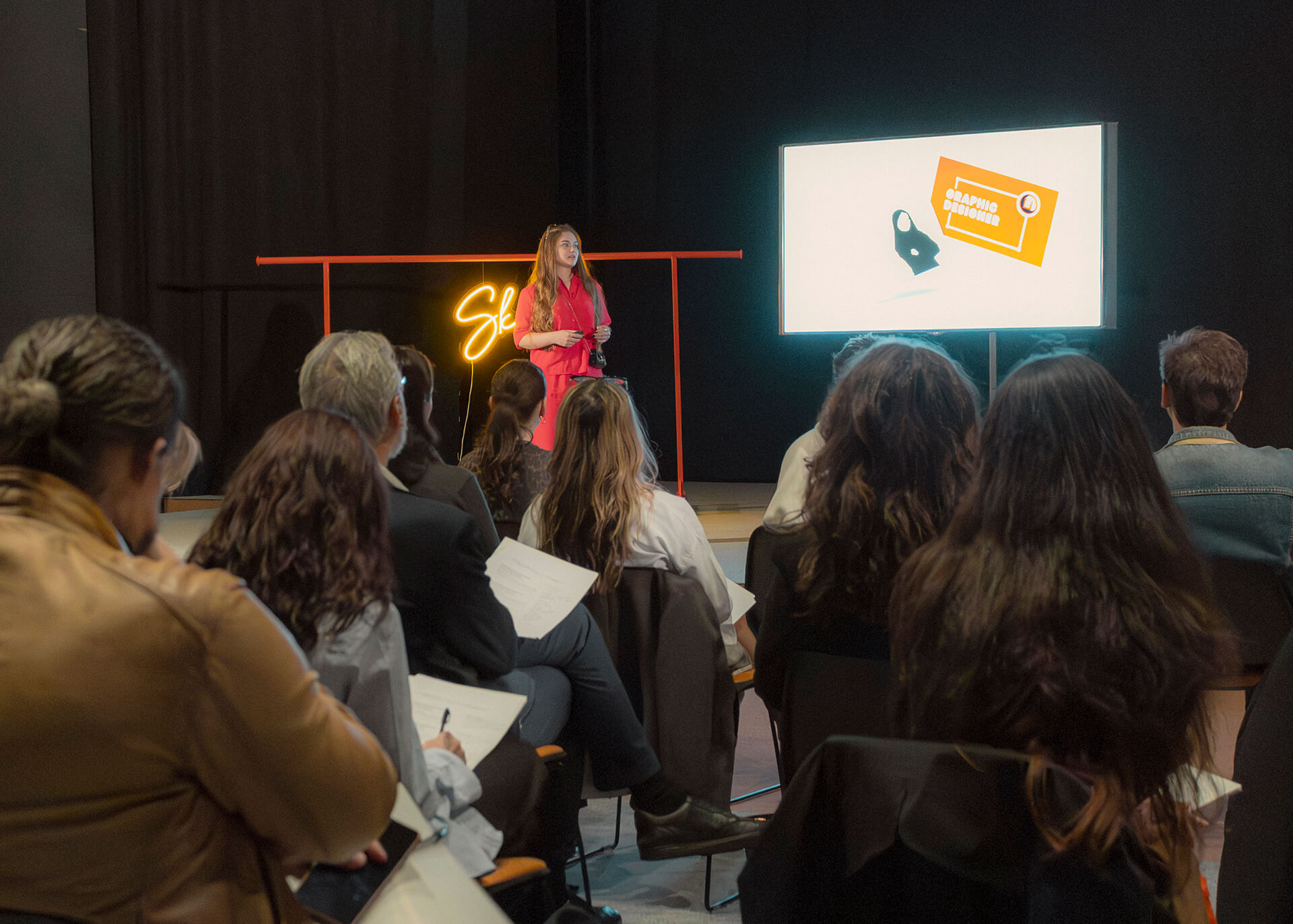 скала студентски презентации пред компании од креативната индустрија дизајн студија архитектонски бироа видео продукции