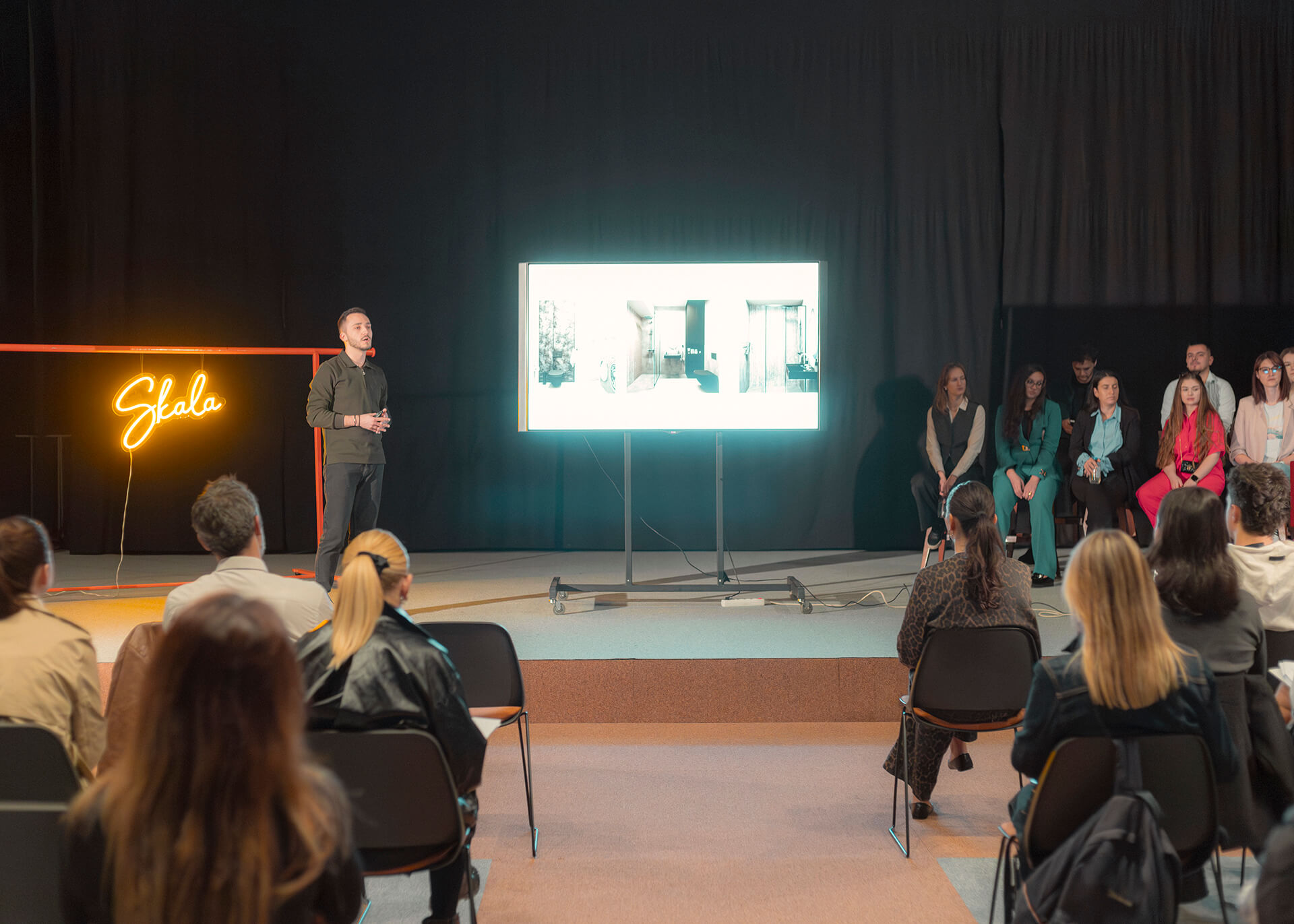 скала студентски презентации пред компании од креативната индустрија дизајн студија архитектонски бироа видео продукции