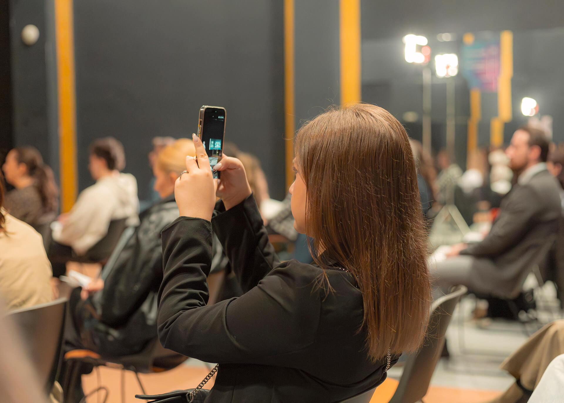 скала студентски презентации пред компании од креативната индустрија дизајн студија архитектонски бироа видео продукции